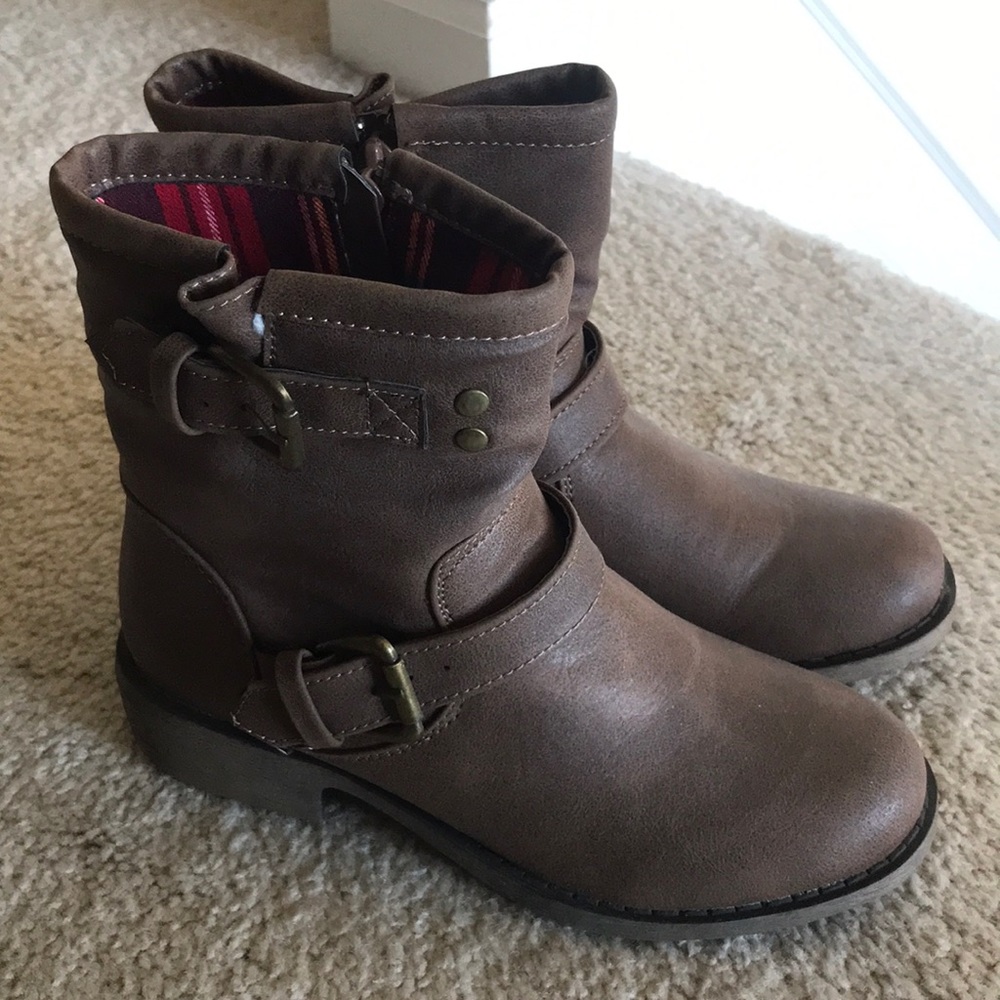 Short Boots